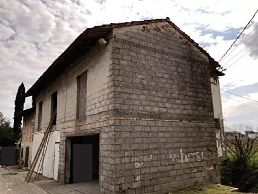 Immagine 1 di Magazzino in vendita  in Via Vallonto II a Fontanelle