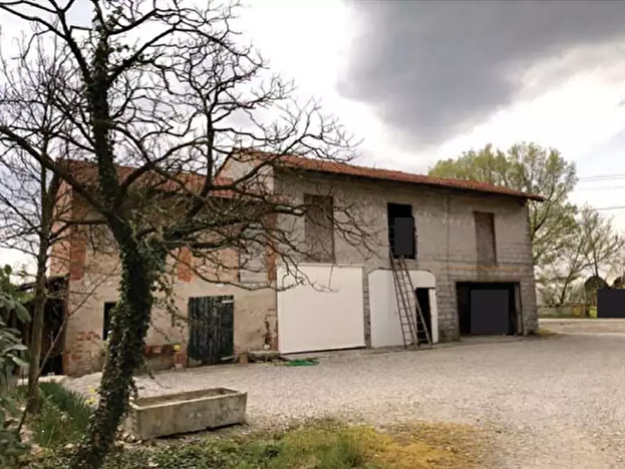 Immagine 3 di Magazzino in vendita  in Via Vallonto II a Fontanelle