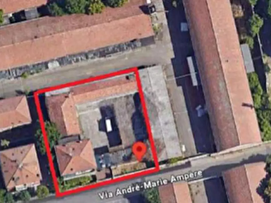 Immagine 4 di Stabile in vendita  in Via Ampère  a Reggio Nell'emilia