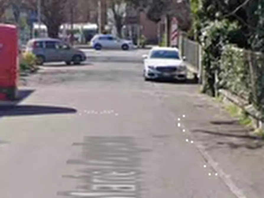 Immagine 10 di Stabile in vendita  in Via Ampère  a Reggio Nell'emilia