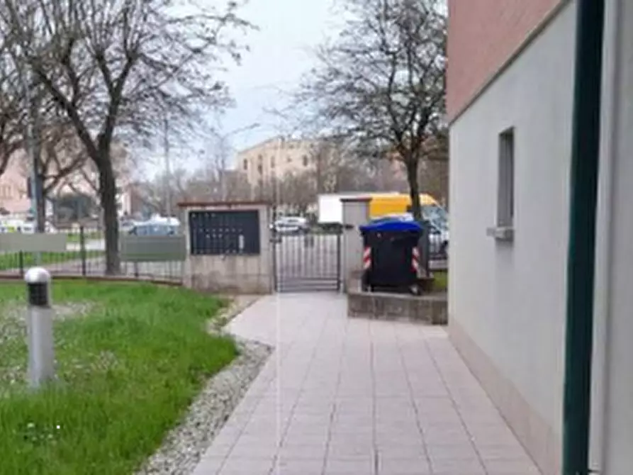 Immagine 1 di Appartamento in vendita  in Via dell'orto a Mirandola