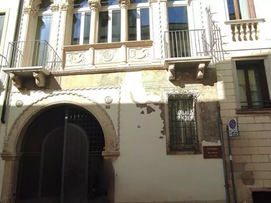 Immagine 5 di Appartamento in vendita  in Contrà Santi Apostoli  a Vicenza