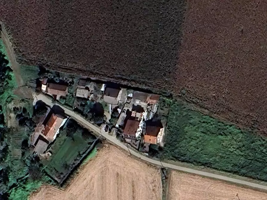 Immagine 19 di Stabile in vendita  in Via Villafranca Piemonte a Faule