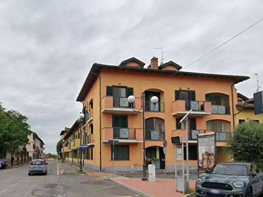 Immagine 4 di Appartamento in vendita  in Via Piazza Fratelli Cattaneo a San Zenone Al Lambro