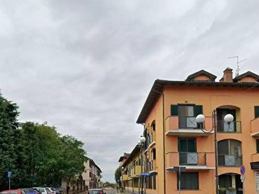 Immagine 5 di Appartamento in vendita  in Via Piazza Fratelli Cattaneo a San Zenone Al Lambro
