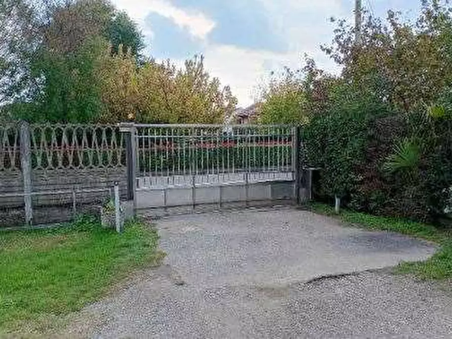 Immagine 3 di Appartamento in vendita  in Viale Giovanni XXIII a Lonate Pozzolo