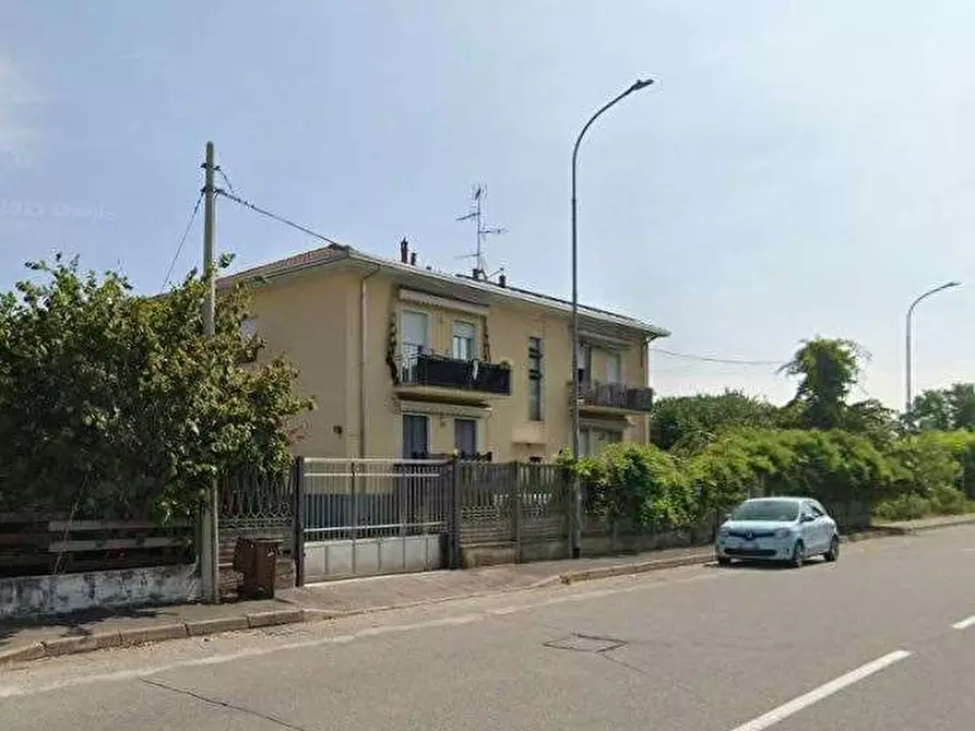 Immagine 11 di Appartamento in vendita  in Viale Giovanni XXIII a Lonate Pozzolo