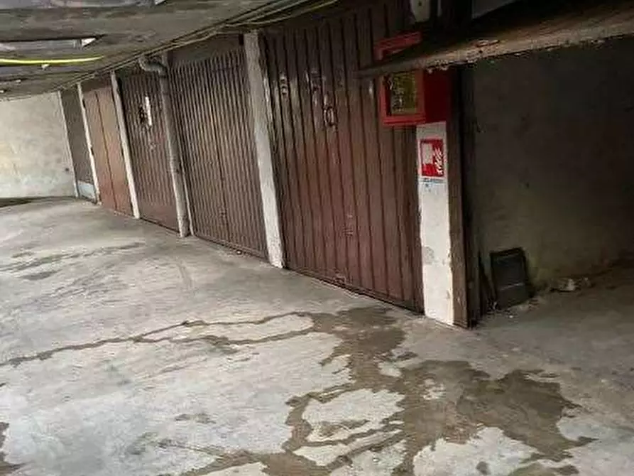 Immagine 2 di Garage in vendita  in Via Ponchielli a Cologno Monzese