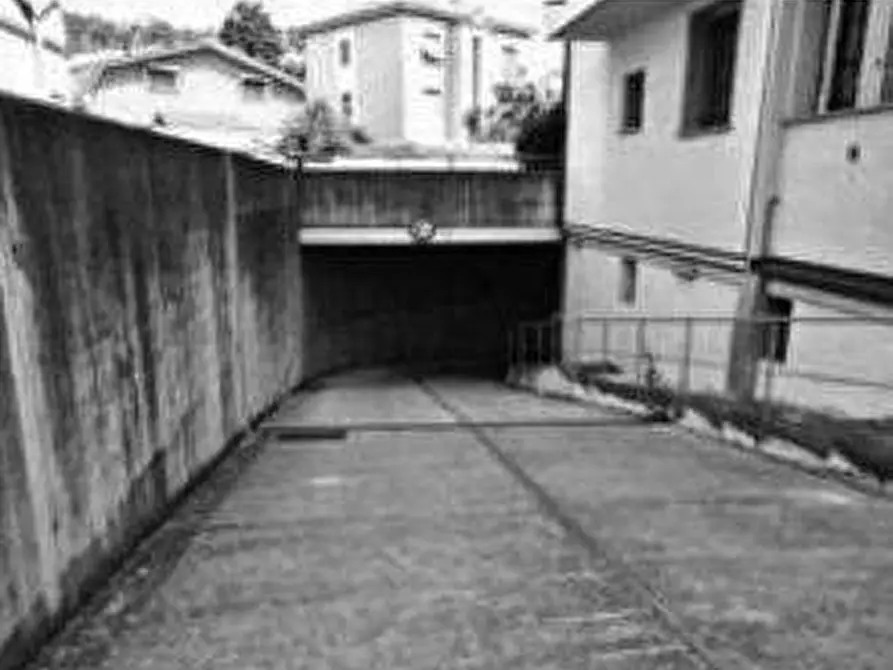Immagine 3 di Garage in vendita  in Via Dante Alighieri a Brugherio