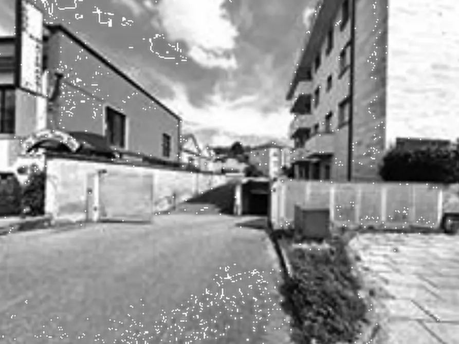 Immagine 3 di Garage in vendita  in Via Dante Alighieri  a Brugherio