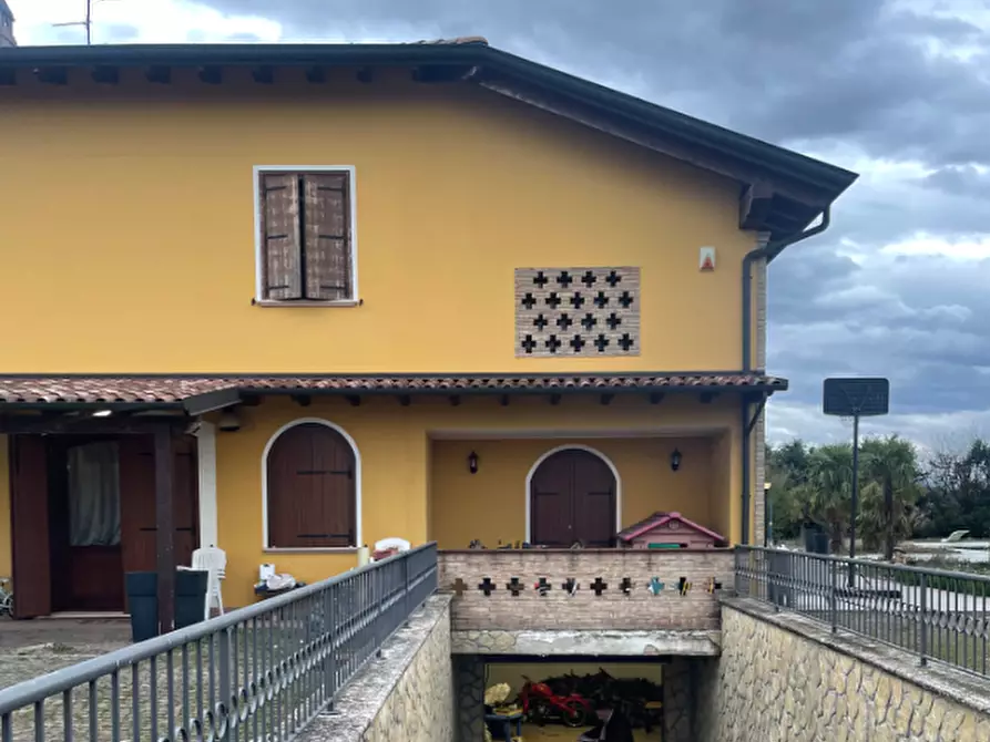 Immagine 2 di Garage in vendita  in via Longhi a Castelfranco Emilia