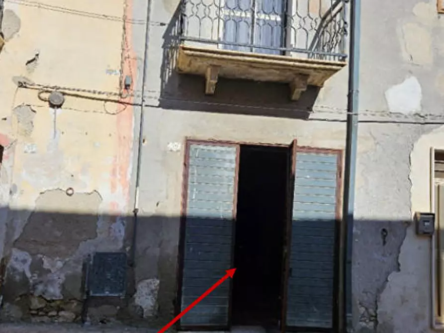 Immagine 1 di Garage in vendita  in Via Alba a Ururi