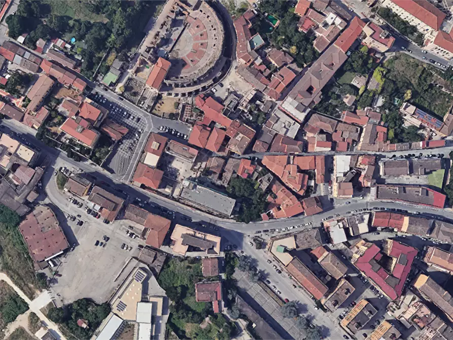 Immagine 2 di Negozio in vendita  in Via Torre della Catena a Benevento