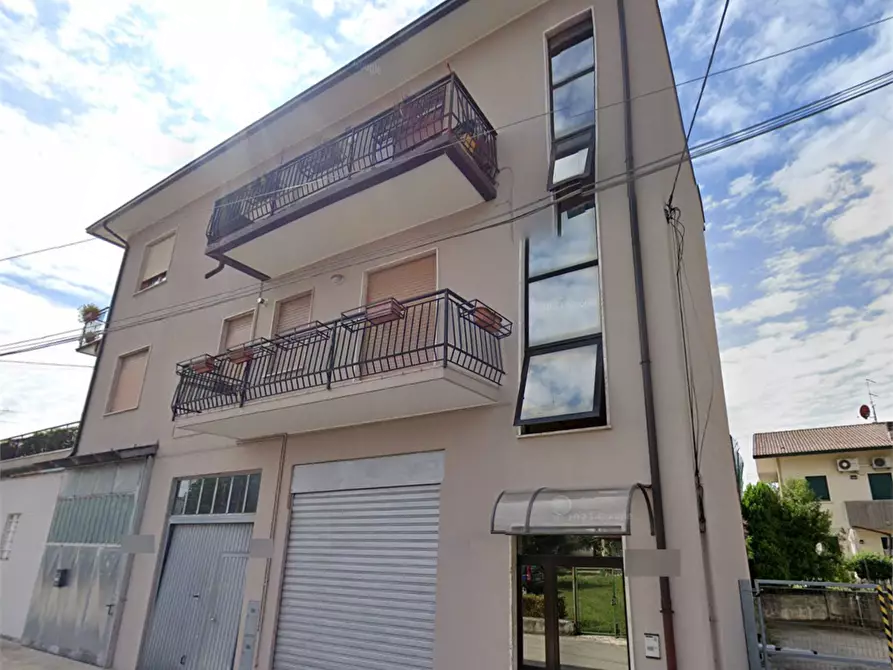 Immagine 4 di Appartamento in vendita  in Via Monte Pasubio a Montecchio Maggiore