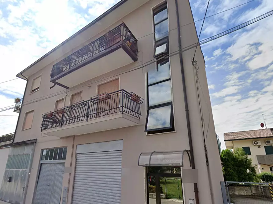 Immagine 12 di Appartamento in vendita  in Via Monte Pasubio a Montecchio Maggiore