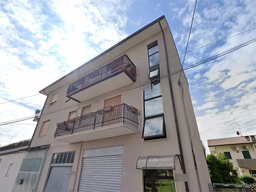 Immagine 14 di Appartamento in vendita  in Via Monte Pasubio a Montecchio Maggiore