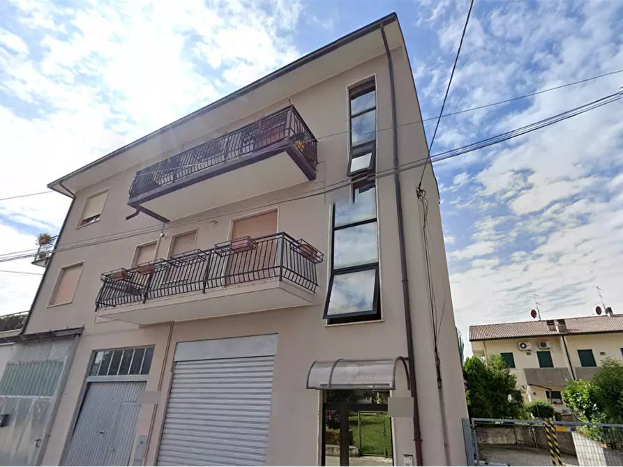 Immagine 17 di Appartamento in vendita  in Via Monte Pasubio a Montecchio Maggiore
