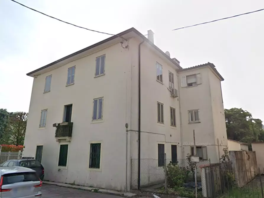 Immagine 3 di Appartamento in vendita  in Viale Riviera Berica a Vicenza