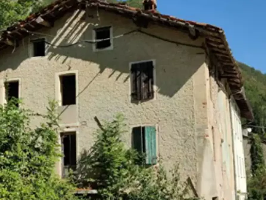 Immagine 2 di Rustico / casale in vendita  in Localita' Fusine in Piazza Libertà a Posina
