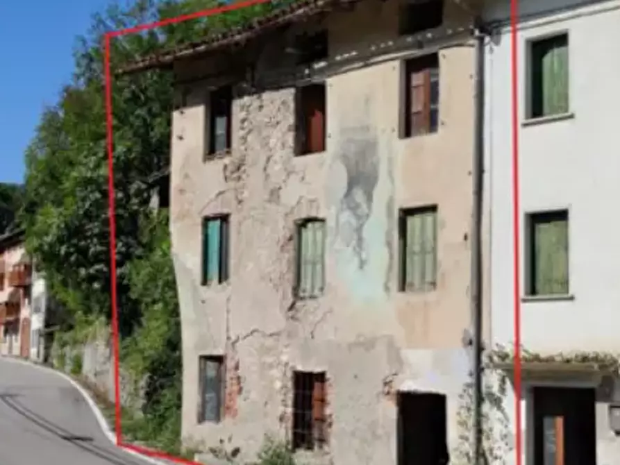 Immagine 1 di Rustico / casale in vendita  in Localita' Fusine in Piazza Libertà a Posina
