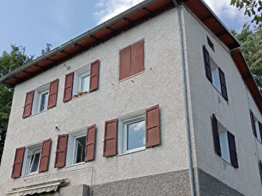 Immagine 1 di Porzione di casa in vendita  in Via Casa Lanzi a Carpineti