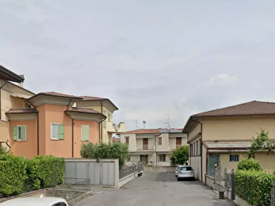 Immagine 5 di Appartamento in vendita  in Via Toscana a Rovato