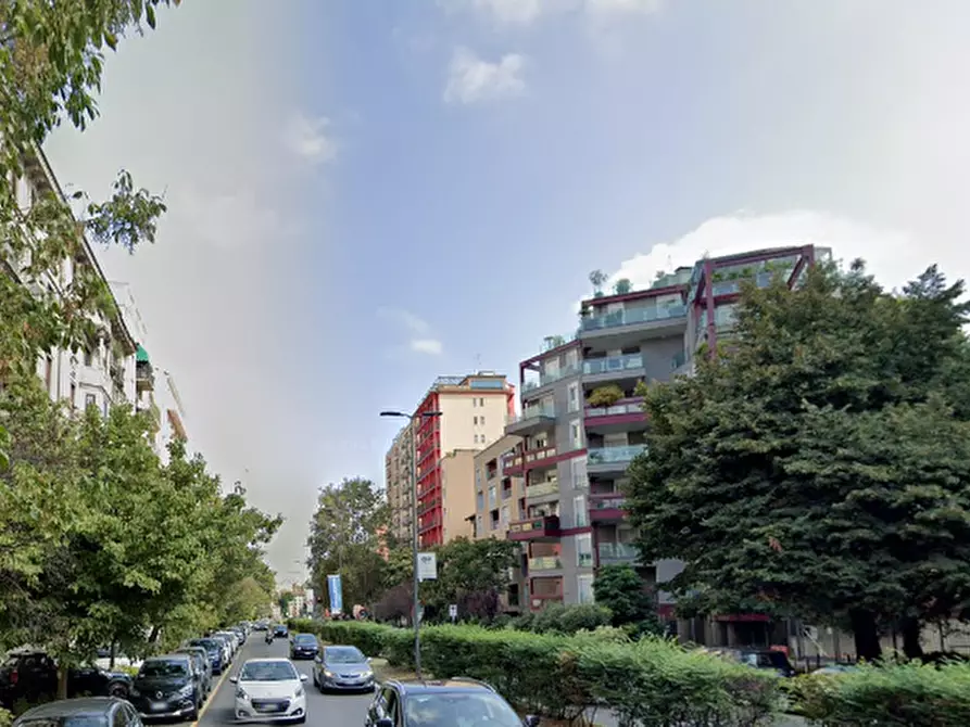 Immagine 8 di Posto auto in vendita  in Viale Emilio Caldara a Milano