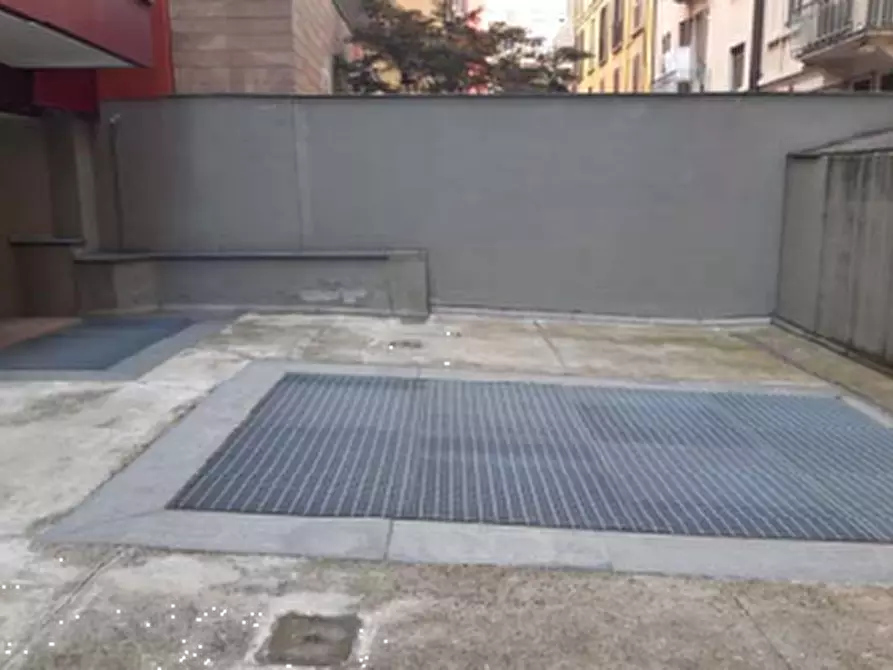 Immagine 6 di Posto auto in vendita  in Viale Emilio Caldara a Milano