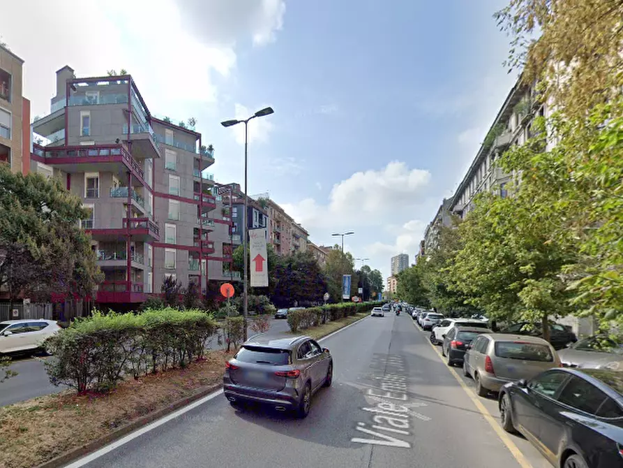 Immagine 8 di Posto auto in vendita  in Viale Emilio Caldara a Milano