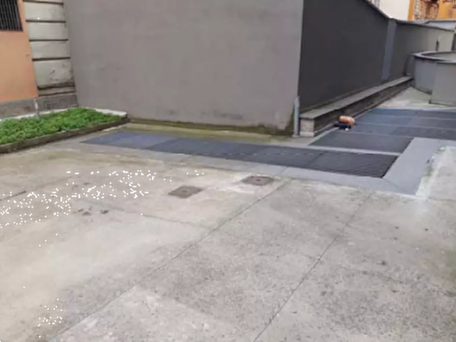 Immagine 5 di Posto auto in vendita  in Viale Emilio Caldara a Milano