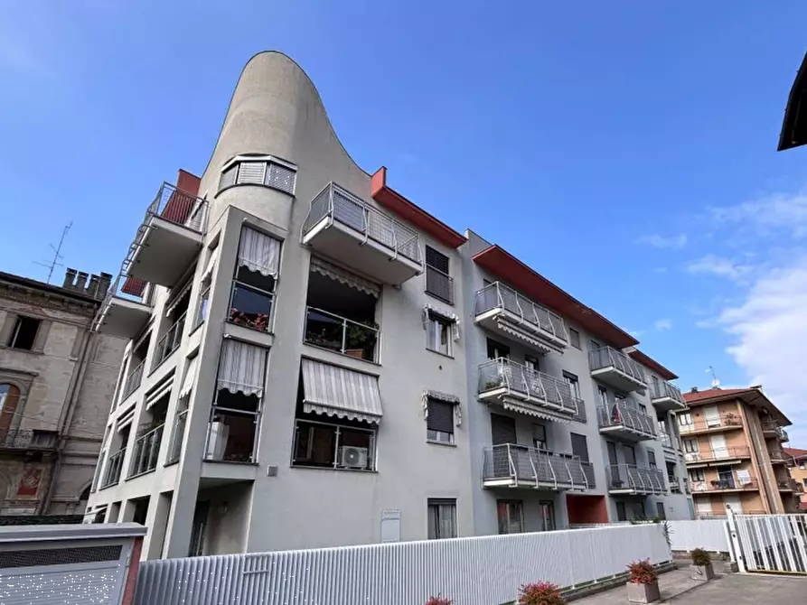 Immagine 10 di Appartamento in vendita  in Corso XXV Aprile a Luino