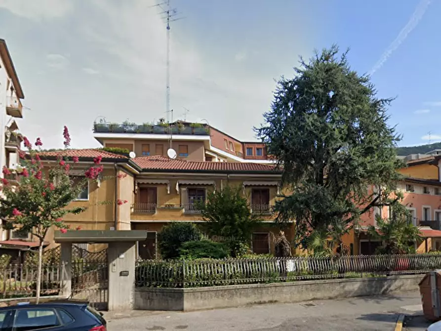 Immagine 8 di Appartamento in vendita  in Viale Piave a Brescia