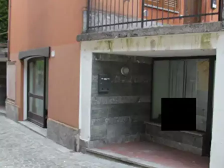 Immagine 2 di Negozio in vendita  in Via Martino Novi  a Alta Valle Intelvi