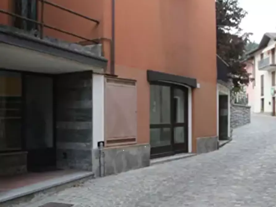 Immagine 3 di Negozio in vendita  in Via Martino Novi  a Alta Valle Intelvi