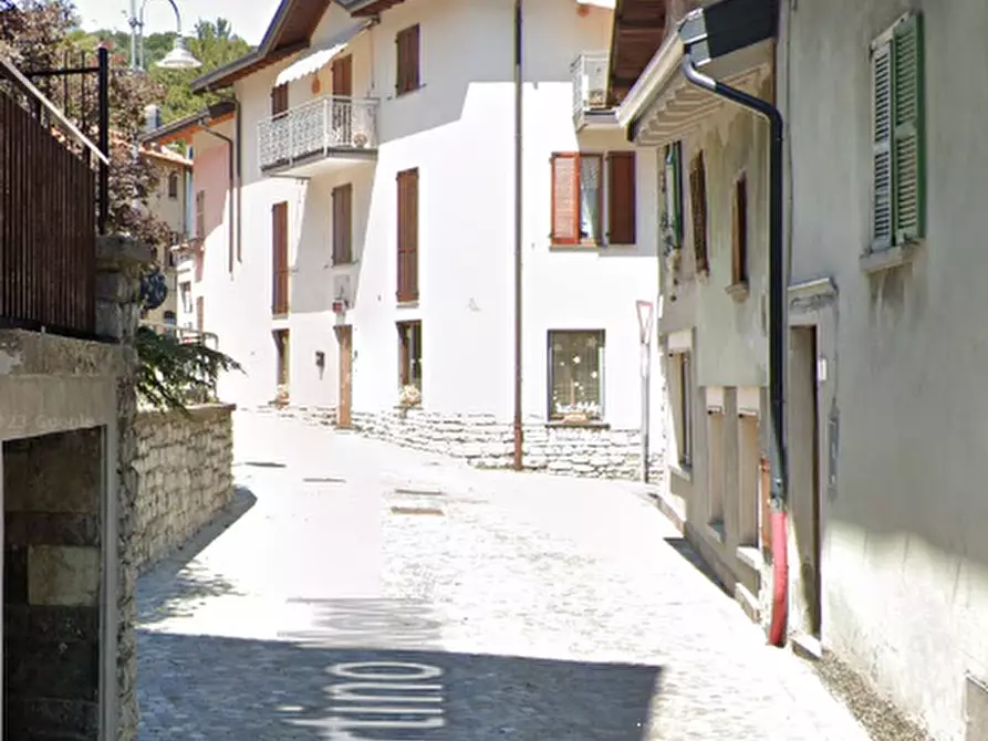 Immagine 8 di Negozio in vendita  in Via Martino Novi  a Alta Valle Intelvi