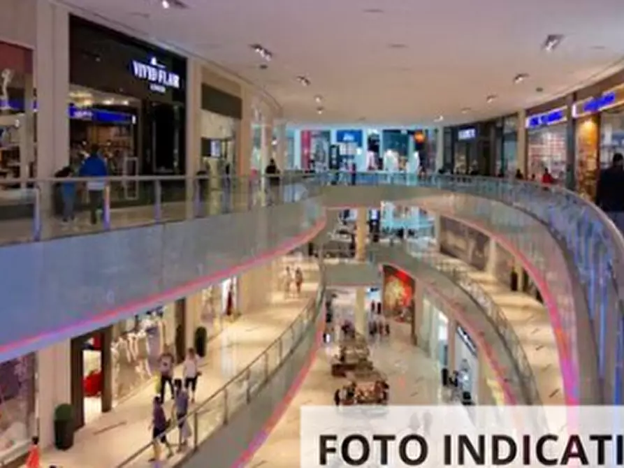 Immagine 10 di Negozio in vendita  in Via Martino Novi  a Alta Valle Intelvi