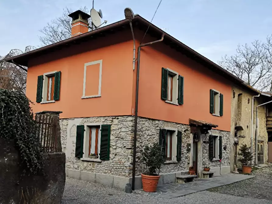 Immagine 2 di Appartamento in vendita  in Vicolo Movetti a Alta Valle Intelvi