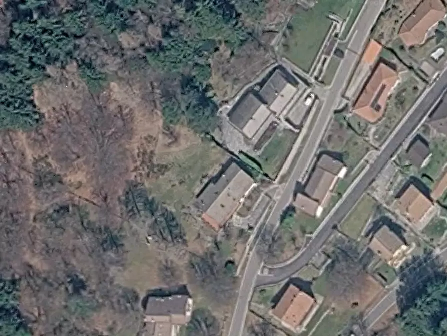 Immagine 3 di Magazzino in vendita  in Vicolo Movetti a Alta Valle Intelvi