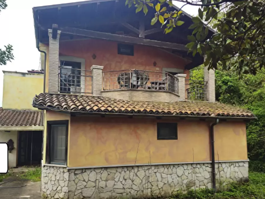 Immagine 1 di Casa indipendente in vendita  in Via Mastruccia a Frosinone
