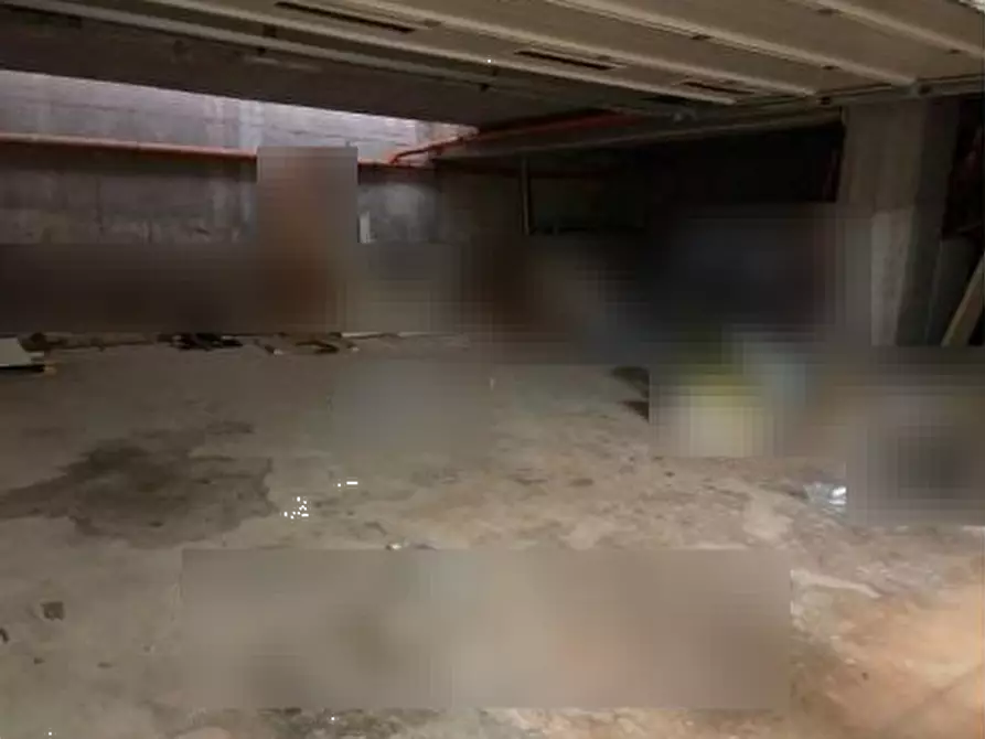 Immagine 2 di Garage in vendita  in Via Guido Polidoro a L'aquila