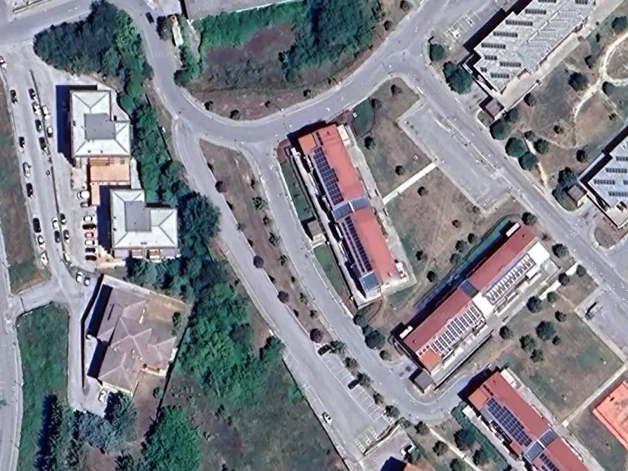 Immagine 15 di Garage in vendita  in Via Guido Polidoro a L'aquila