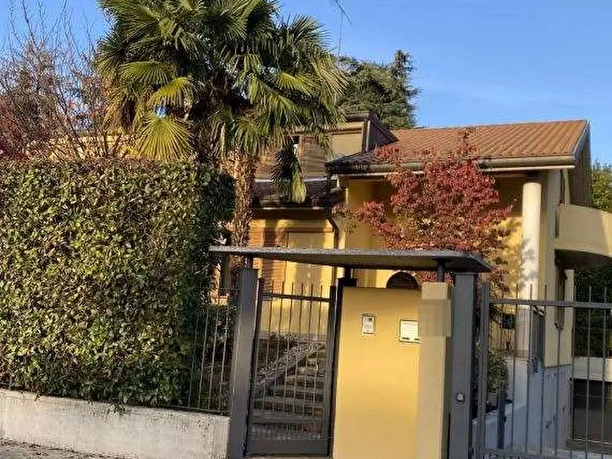 Immagine 3 di Casa bifamiliare in vendita  in Via Carroccio  a Verano Brianza