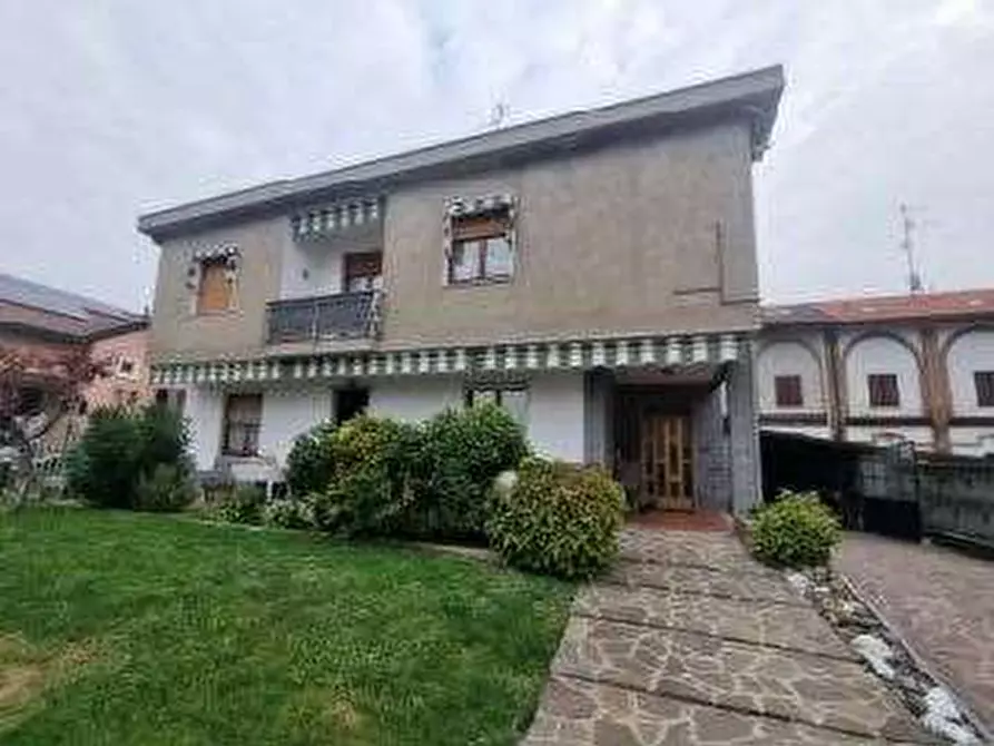 Immagine 1 di Appartamento in vendita  in Via Isonzo a Cogliate