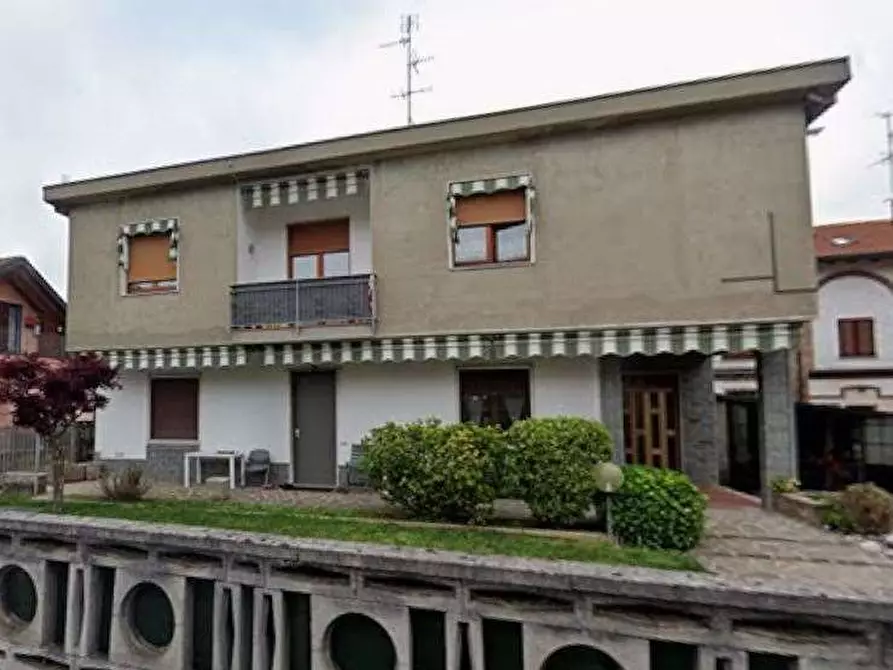 Immagine 5 di Appartamento in vendita  in Via Isonzo a Cogliate