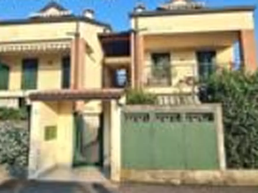 Immagine 2 di Appartamento in vendita  in Via Cascina Variona a Lesmo