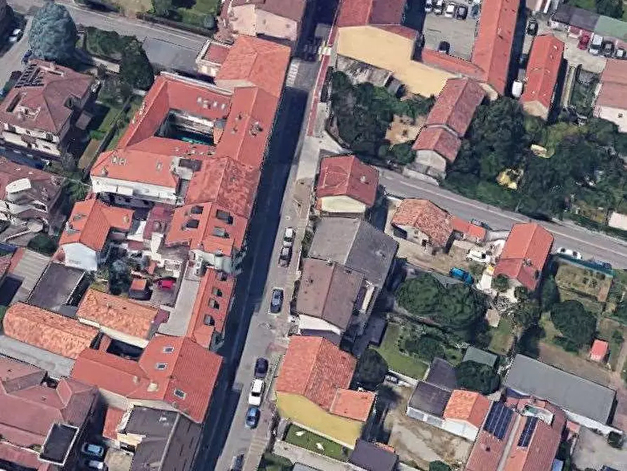 Immagine 4 di Negozio in vendita  in Via Cesare Battisti a Carugate