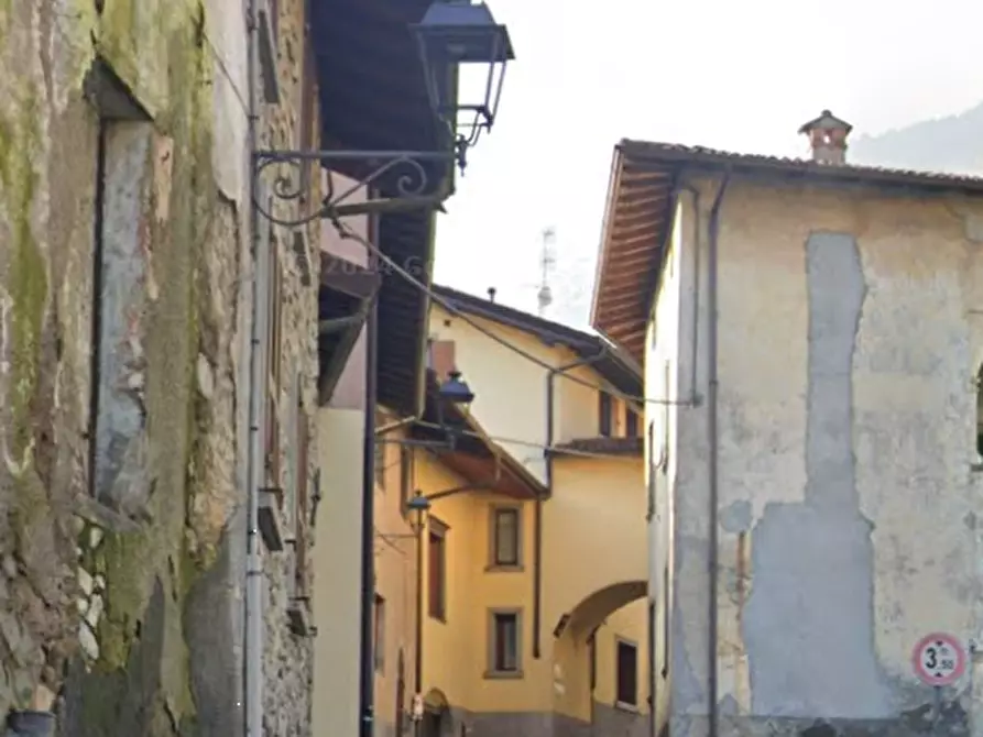 Immagine 5 di Magazzino in vendita  in Via Martiri della Libertà a Endine Gaiano