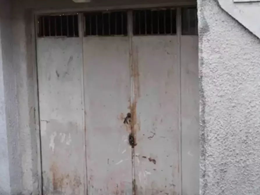 Immagine 1 di Garage in vendita  in Via Antonio Locatelli  a Castione Della Presolana