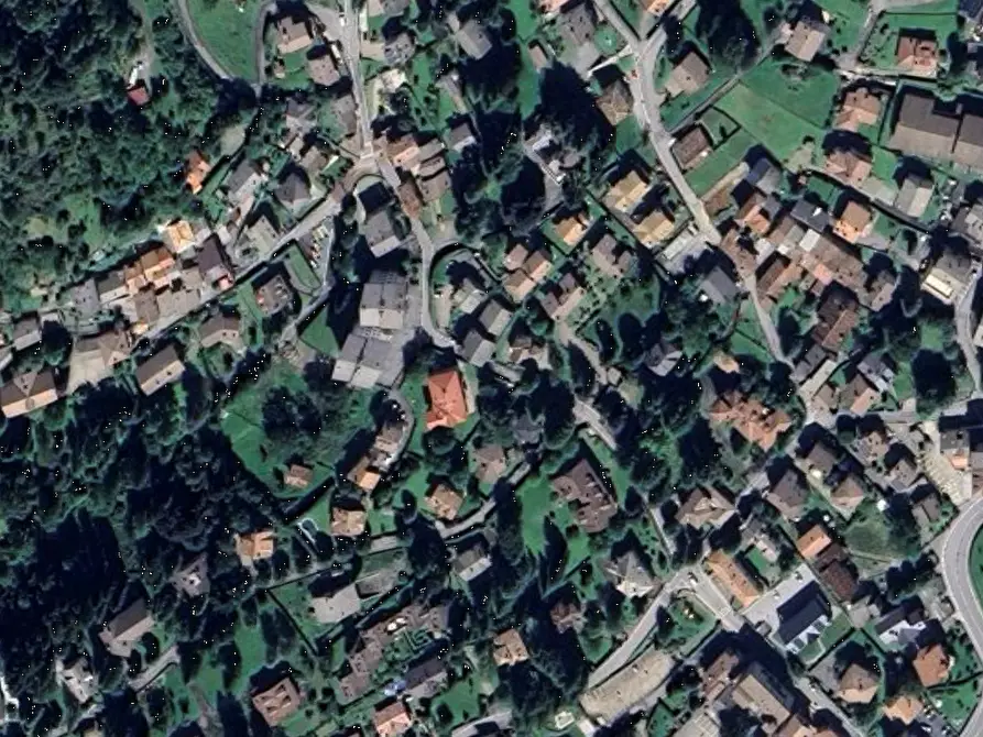 Immagine 10 di Garage in vendita  in Via Antonio Locatelli  a Castione Della Presolana