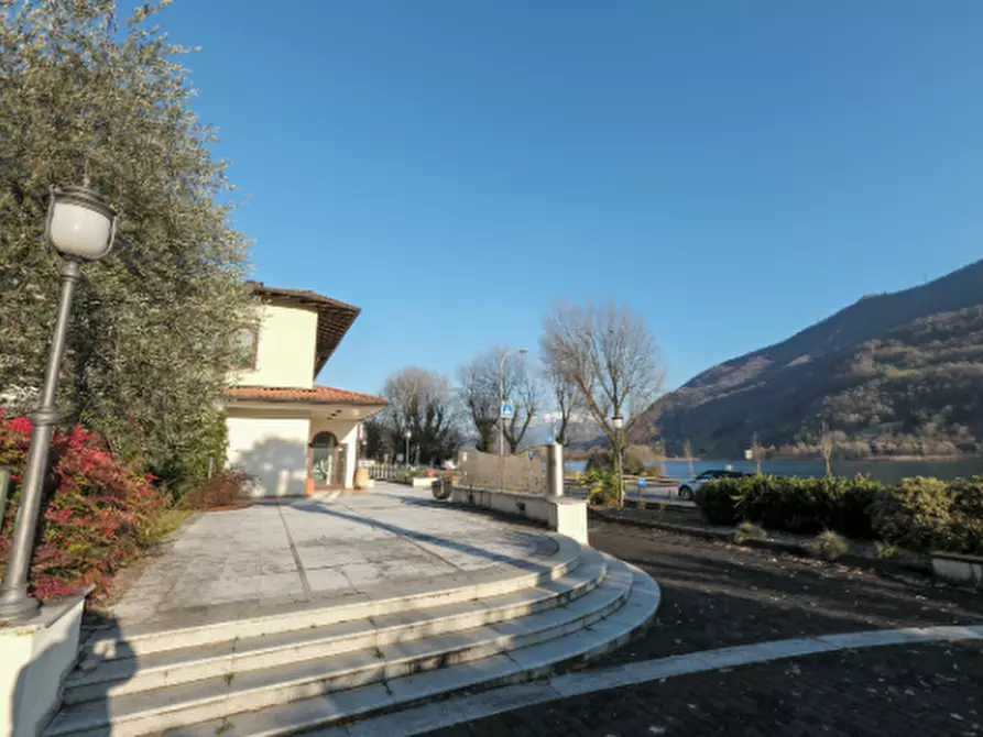 Immagine 9 di Negozio in vendita  in Via Nazionale a Ranzanico